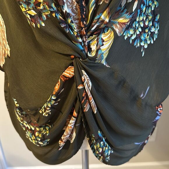 Umgee Women’s Twist Front Floral Print Top in Olive Size L - Picture 5 of 11